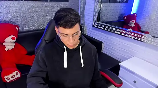 Snapshot of salvadorgomezx chatting on February 9, 6:33 am salvadorgomezx online show from February 9, 6:33 am