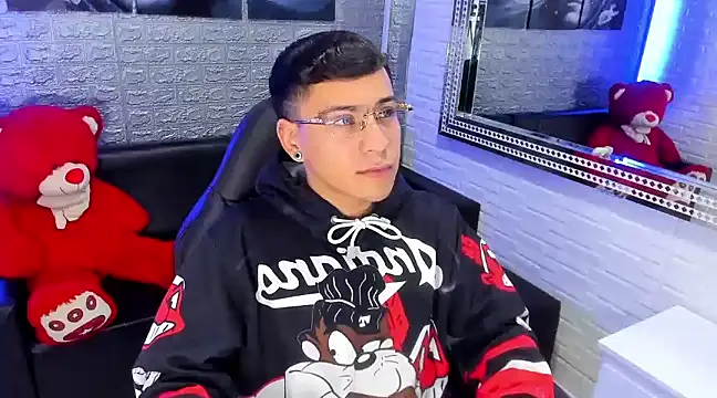 Snapshot of salvadorgomezx chatting on February 11, 6:19 am salvadorgomezx online show from February 11, 6:19 am