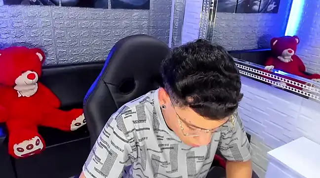 Snapshot of salvadorgomezx chatting on February 11, 9:31 am salvadorgomezx online show from February 11, 9:31 am