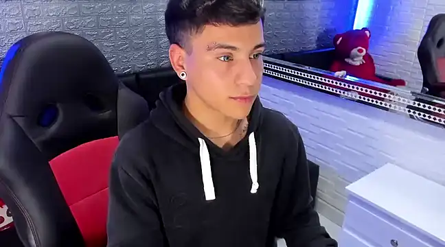 Snapshot of salvadorgomezx chatting on February 12, 11:07 am salvadorgomezx online show from February 12, 11:07 am