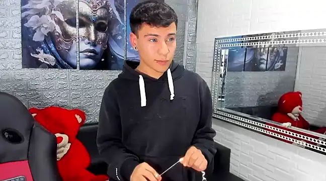 Snapshot of salvadorgomezx chatting on February 16, 10:21 am salvadorgomezx online show from February 16, 10:21 am