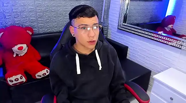 Snapshot of salvadorgomezx chatting on February 18, 10:16 am salvadorgomezx online show from February 18, 10:16 am