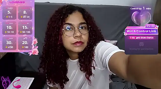 VitoriaFernandes online show from January 17, 12:20 am