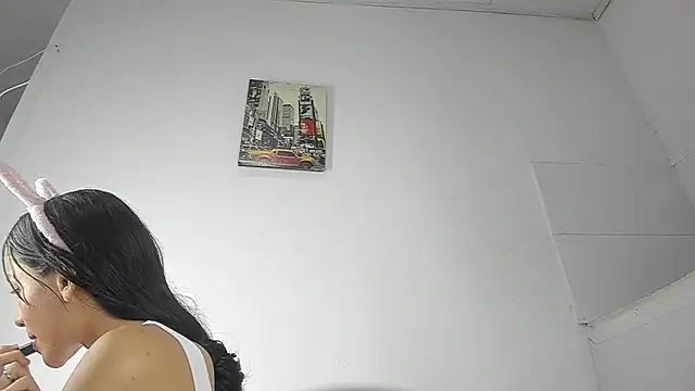 Snapshot of Sophie_sweett19 chatting on December 18, 4:09 am Sophie sweett19 online show from December 18, 4:09 am