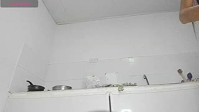 Snapshot of Sophie_sweett19 chatting on December 27, 2:58 am Sophie sweett19 online show from December 27, 2:58 am