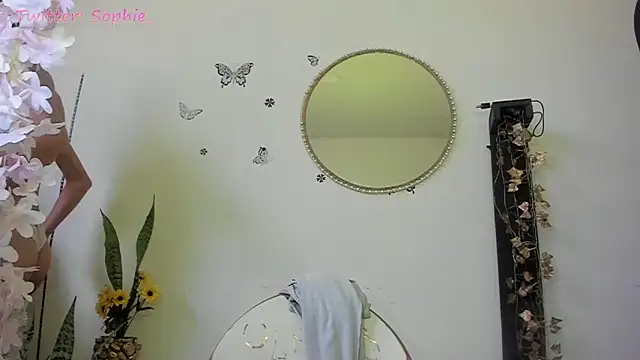 Snapshot of Sophie_sweett19 chatting on March 1, 12:34 pm Sophie sweett19 online show from March 1, 12:34 pm