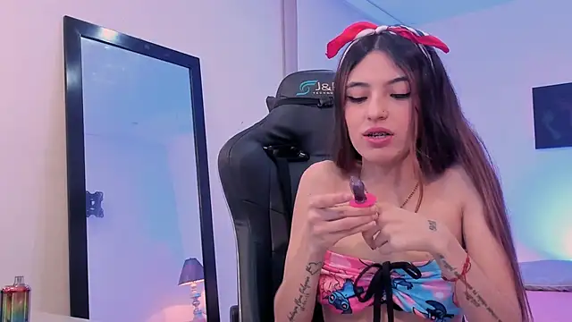 sofiarouge online show from November 19, 8:09 pm