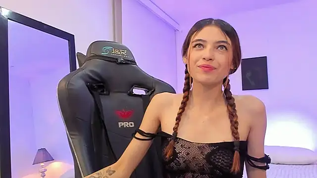 sofiarouge online show from November 27, 8:11 pm