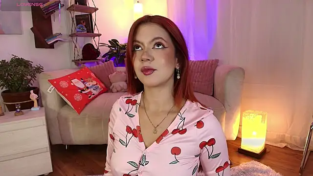 Snapshot of HANNAH_LOVEE chatting on November 11, 3:39 am HANNAH LOVEE online show from November 11, 3:39 am