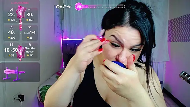 Snapshot of _curvy_latina chatting on February 28, 11:47 am curvy latina online show from February 28, 11:47 am