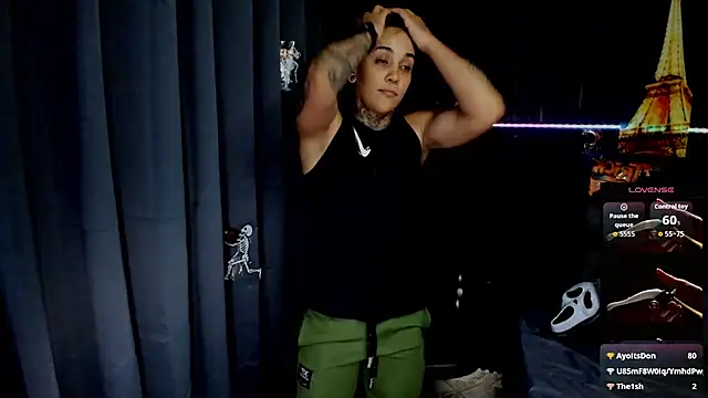 Snapshot of ZhoeStrong chatting on November 1, 9:55 am ZhoeStrong online show from November 1, 9:55 am