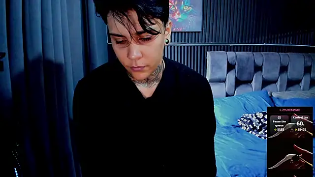 Snapshot of ZhoeStrong chatting on November 27, 8:33 pm ZhoeStrong online show from November 27, 8:33 pm