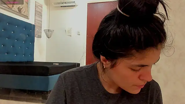 sofiaclauss online show from February 6, 9:11 am