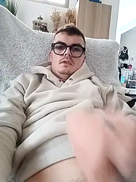 Snapshot of GLouglou19 chatting on November 2, 3:58 pm GLouglou19 online show from November 2, 3:58 pm