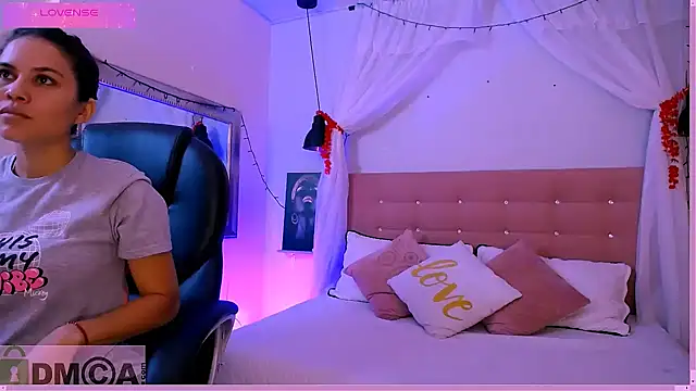 Snapshot of natasha__jackson chatting on February 4, 1:59 pm natasha jackson online show from February 4, 1:59 pm