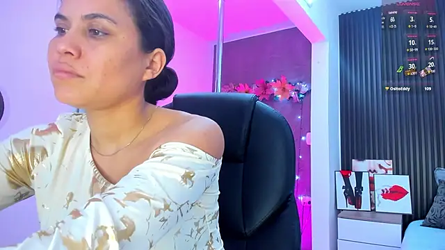 Snapshot of natasha__jackson chatting on December 1, 12:43 pm natasha jackson online show from December 1, 12:43 pm