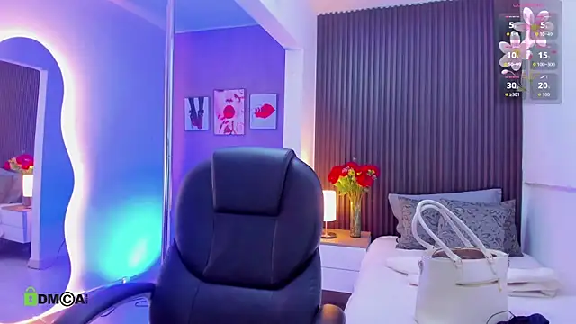 natasha  jackson online show from April 6, 12:06 pm