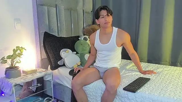 All3ssandr0 online show from February 17, 1:07 pm