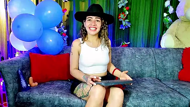 oriana thomson2 online show from February 24, 3:33 am