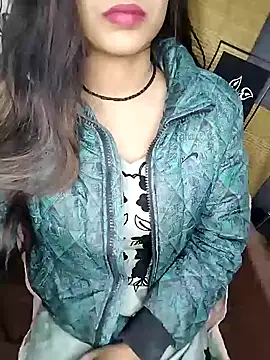 Snapshot of Sreya213 chatting on December 4, 10:35 am Sreya213 online show from December 4, 10:35 am