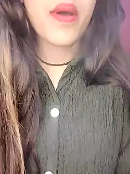 Snapshot of Sreya213 chatting on December 28, 6:18 pm Sreya213 online show from December 28, 6:18 pm