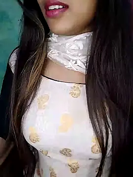 Snapshot of Sreya213 chatting on January 13, 6:38 pm Sreya213 online show from January 13, 6:38 pm