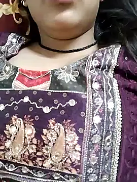 Snapshot of Sreya213 chatting on January 22, 8:06 pm Sreya213 online show from January 22, 8:06 pm