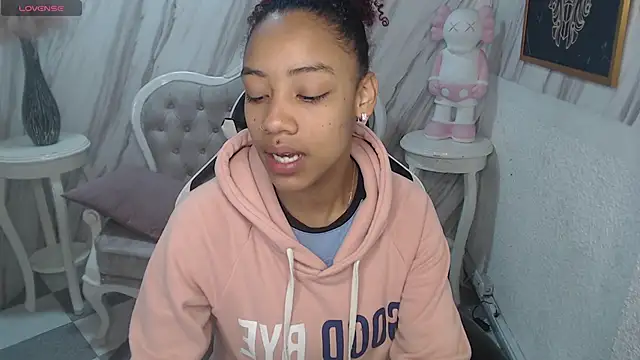 Violeth b online show from March 14, 12:40 pm