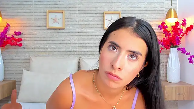 Snapshot of IssabellaLopez chatting on September 13, 12:10 am IssabellaLopez online show from September 13, 12:10 am