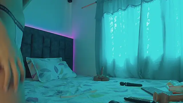 Snapshot of IssabellaLopez chatting on November 21, 7:01 pm IssabellaLopez online show from November 21, 7:01 pm