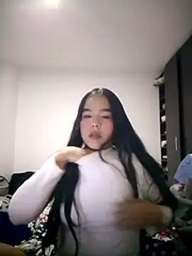 Snapshot of SweetFortuner chatting on November 23, 2:11 am SweetFortuner online show from November 23, 2:11 am