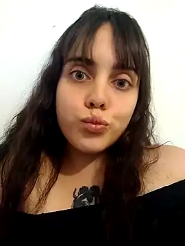 lucylovles online show from December 4, 8:56 am