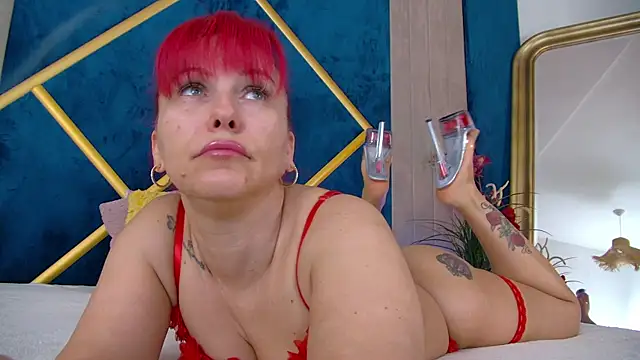 Foxxxy MILF online show from January 14, 5:02 am