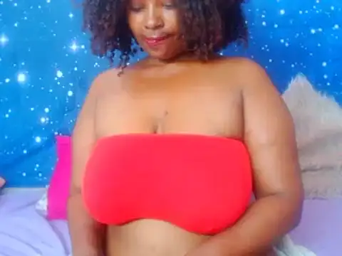Snapshot of 2Sweetysmile chatting on December 28, 2:32 pm 2Sweetysmile online show from December 28, 2:32 pm