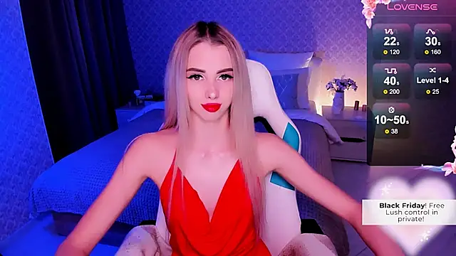 Snapshot of Emilia_Klar chatting on December 5, 2:44 pm Emilia Klar online show from December 5, 2:44 pm
