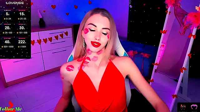 Snapshot of Emilia_Klar chatting on February 12, 8:27 am Emilia Klar online show from February 12, 8:27 am