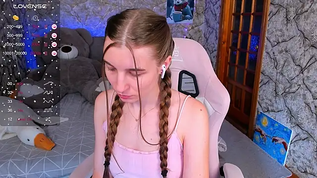 Snapshot of _flowersweeet_ chatting on October 23, 10:14 am flowersweeet online show from October 23, 10:14 am