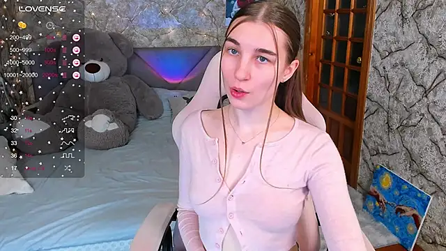 Snapshot of _flowersweeet_ chatting on December 17, 1:50 pm flowersweeet online show from December 17, 1:50 pm