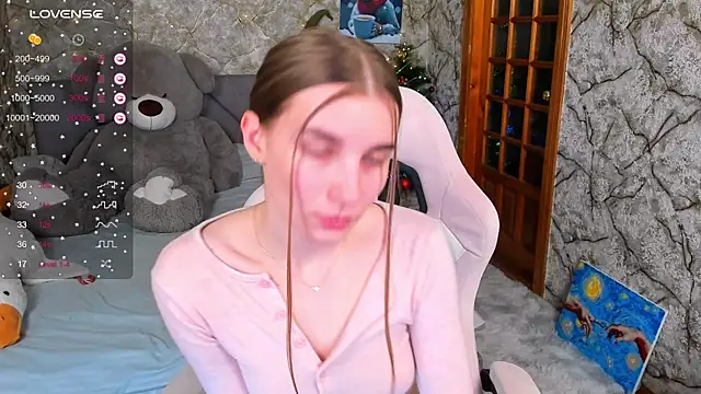 Snapshot of _flowersweeet_ chatting on December 19, 2:02 pm flowersweeet online show from December 19, 2:02 pm