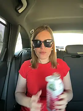 Snapshot of Sissy-Bee chatting on March 22, 4:26 pm Sissy-Bee online show from March 22, 4:26 pm