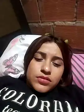 perlita05 online show from February 13, 8:38 am