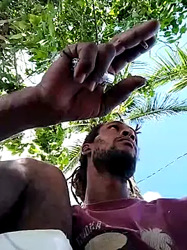 Snapshot of gwadaa9 chatting on December 12, 3:48 pm gwadaa9 online show from December 12, 3:48 pm