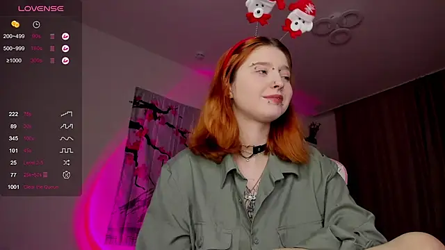 Snapshot of ScarletRos3 chatting on December 22, 3:00 pm ScarletRos3 online show from December 22, 3:00 pm