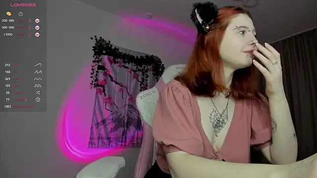 Snapshot of ScarletRos3 chatting on January 10, 1:52 pm ScarletRos3 online show from January 10, 1:52 pm