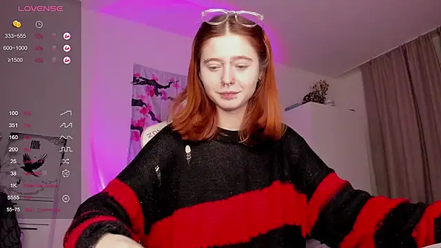 Snapshot of ScarletRos3 chatting on February 10, 2:41 am ScarletRos3 online show from February 10, 2:41 am