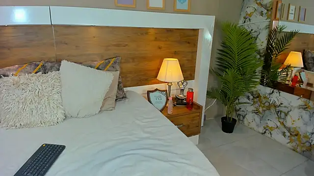 EmaBakker online show from February 28, 3:37 pm