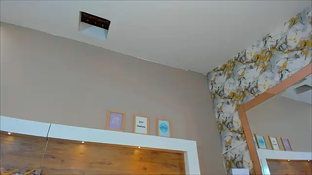 EmaBakker online show from March 15, 2:55 pm