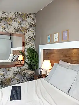 EmaBakker online show from November 5, 12:16 pm