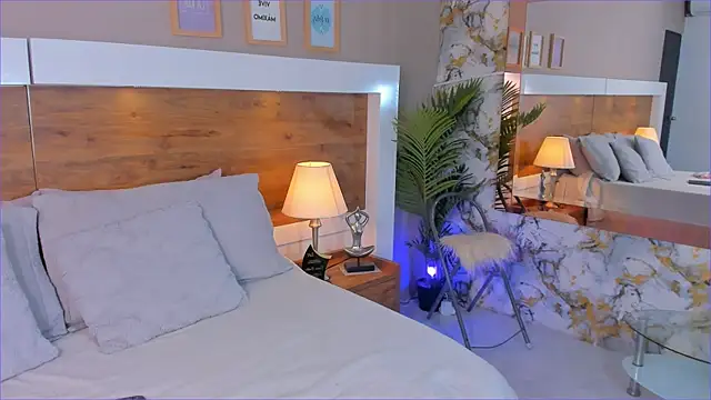 EmaBakker online show from November 22, 12:37 pm