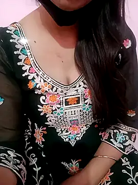Snapshot of Mahi_Baby25 chatting on October 18, 3:09 am Mahi Baby25 online show from October 18, 3:09 am